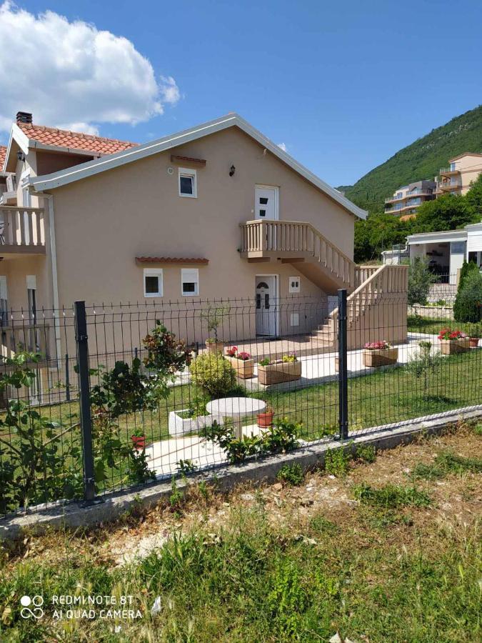 Apartmani Popovic V&A Тиват Экстерьер фото